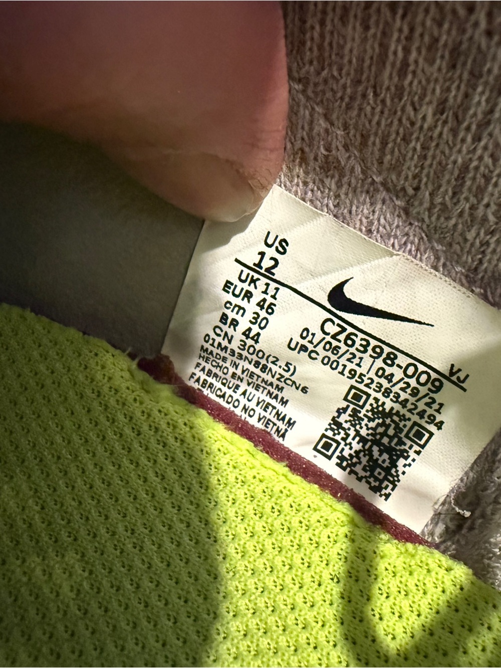 Nike Men’s Space Hippie 04 Light Gray Flyknit Sneakers with Orange Swoosh - Picture 7 of 7